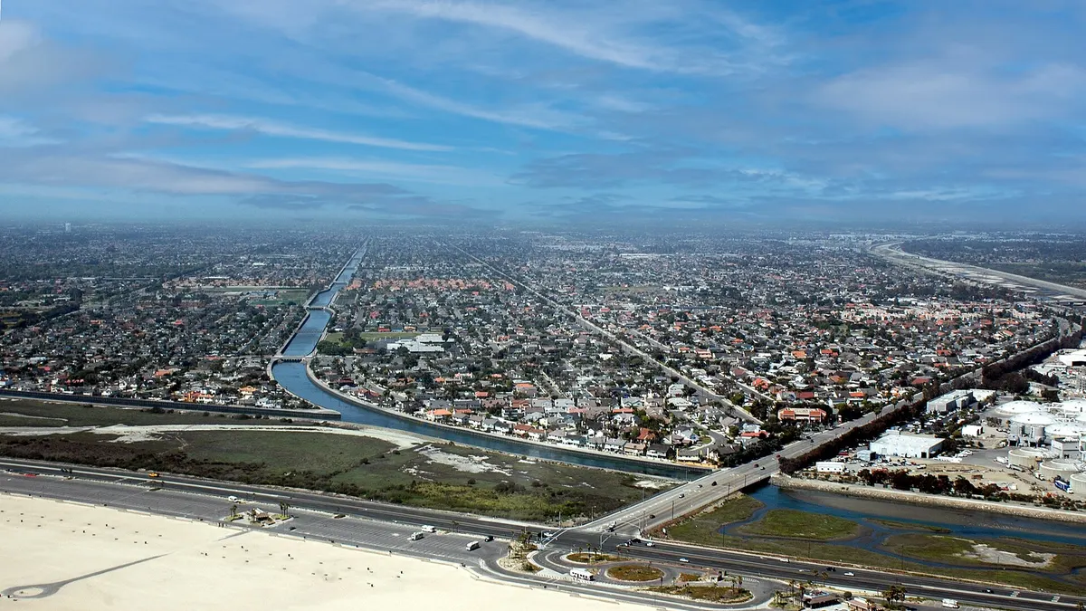 Electrical services in Huntington Beach, California